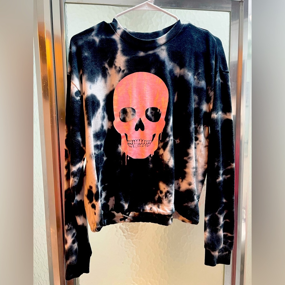 Skull sweater